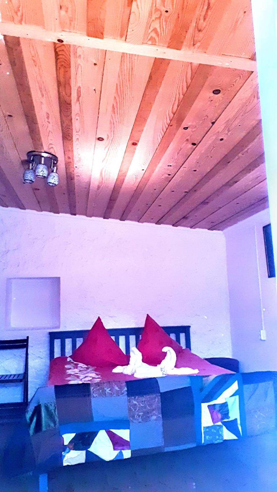 Laila Guest House Mestia Zimmer foto