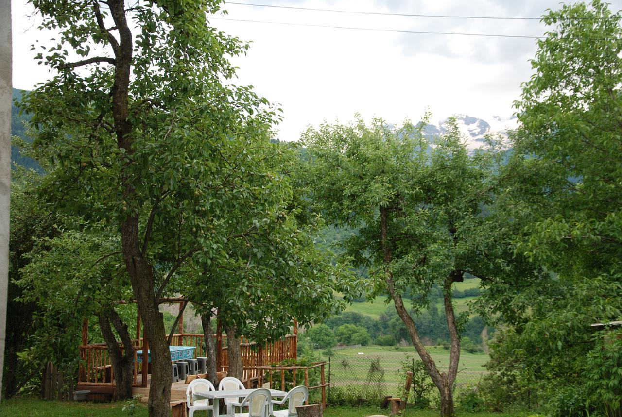 Laila Guest House Mestia Exterior foto