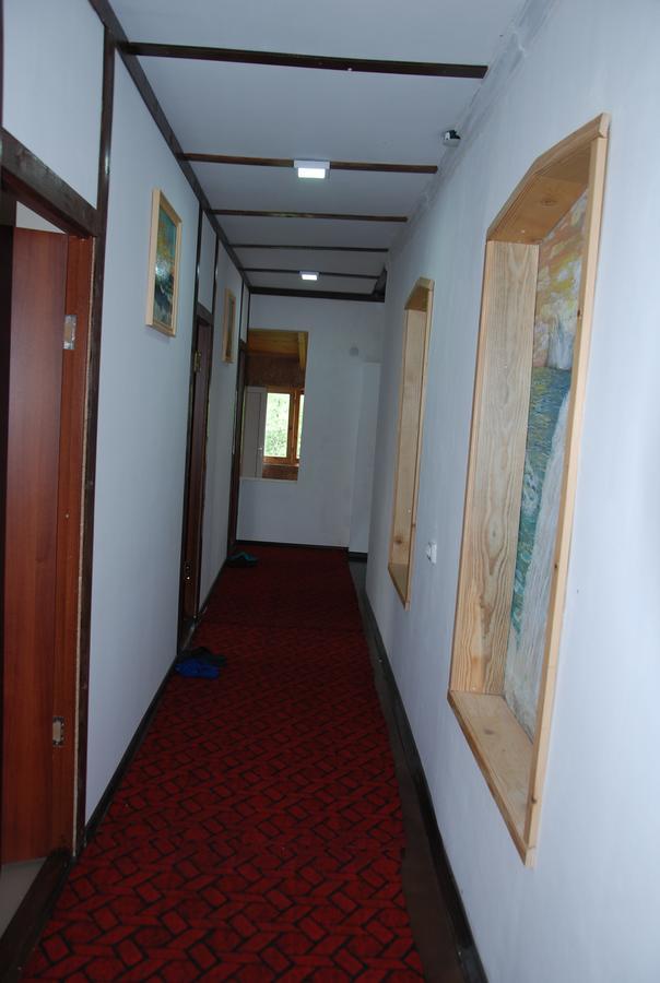 Laila Guest House Mestia Exterior foto