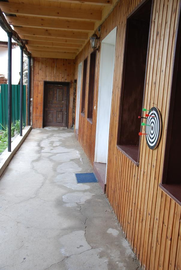 Laila Guest House Mestia Exterior foto